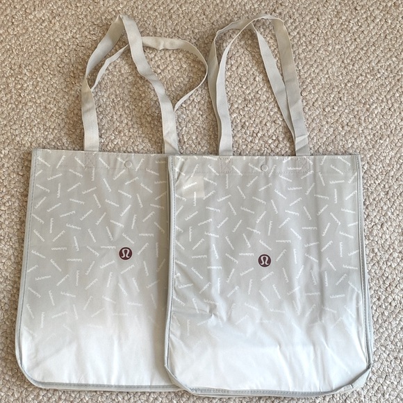 Lot (x2) Lululemon Reuseable Shopping Tote Bags Silver & White Large, New - Picture 2 of 3